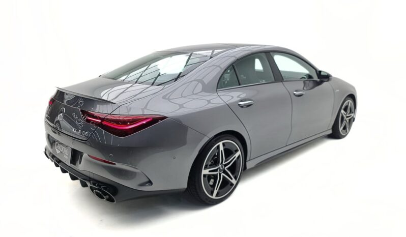 
								Mercedes CLA-35 cheio									