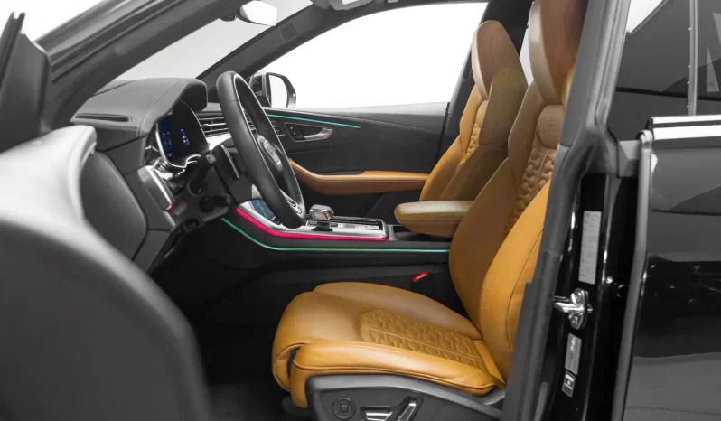 
								AUDI RS Q8 cheio									