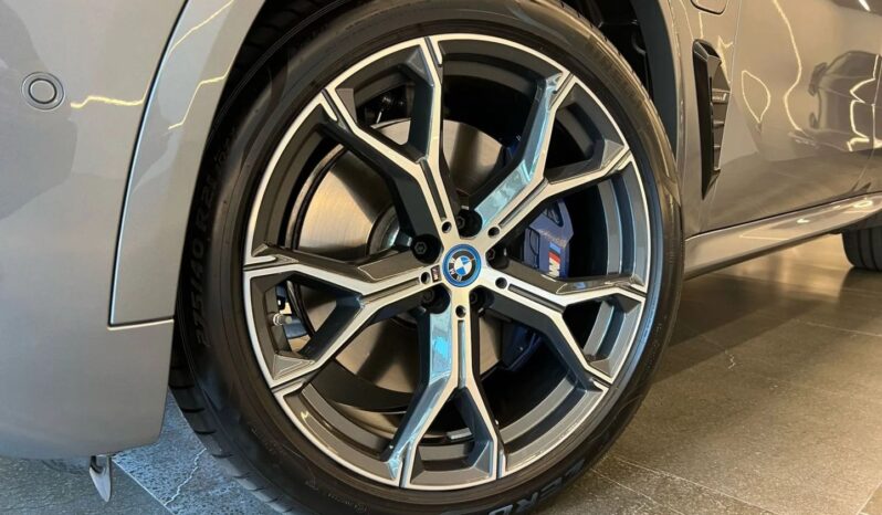 
								BMW X5 cheio									