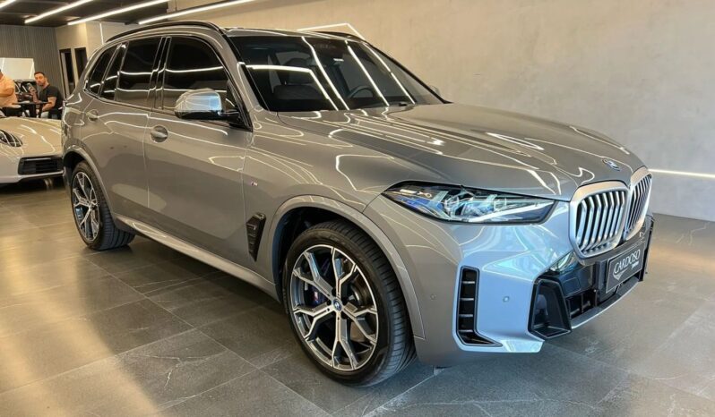 
								BMW X5 cheio									