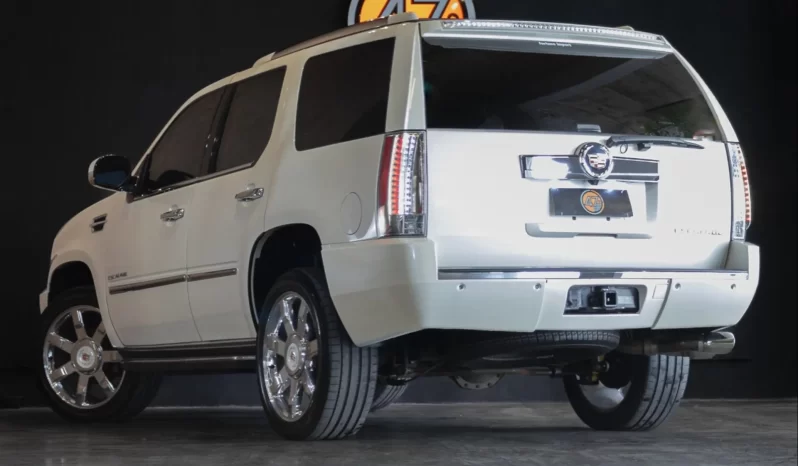 
								Cadillac Escalade cheio									