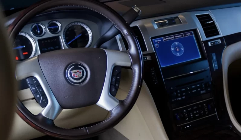
								Cadillac Escalade cheio									
