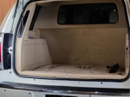 
										Cadillac Escalade cheio									
