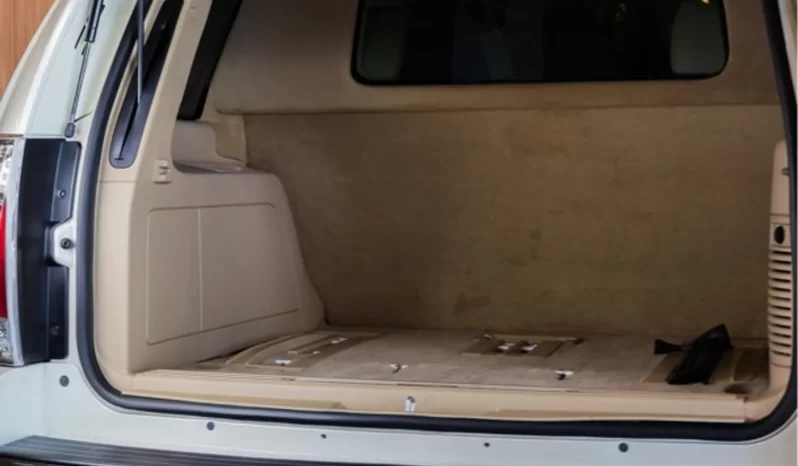 
								Cadillac Escalade cheio									