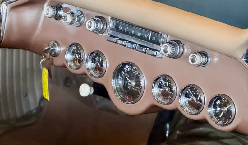 
								Chevrolet Corvette cheio									
