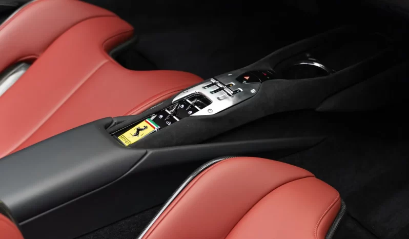 
								Ferrari 296 GTS cheio									
