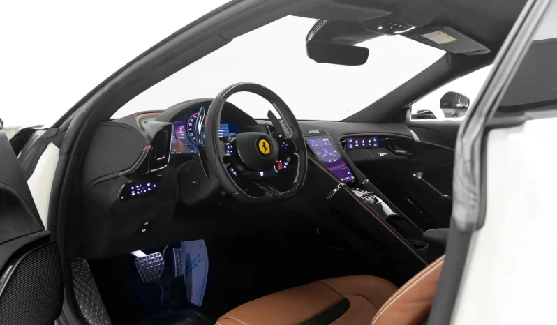 
								Ferrari Roma cheio									