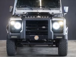 
										Land Rover Defender 4×4 cheio									