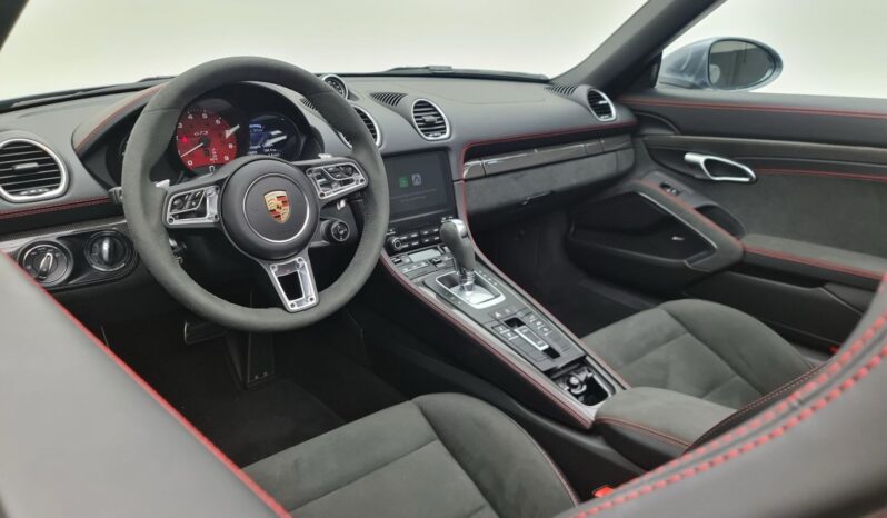 
								Porsche 718 GTS cheio									