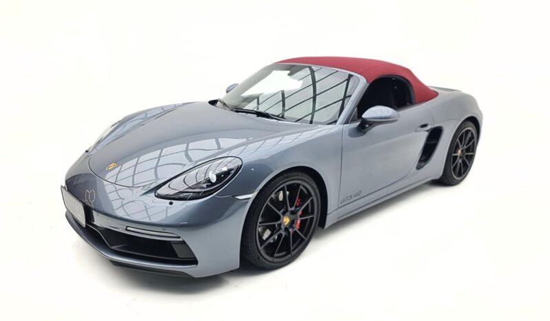 
								Porsche 718 GTS cheio									