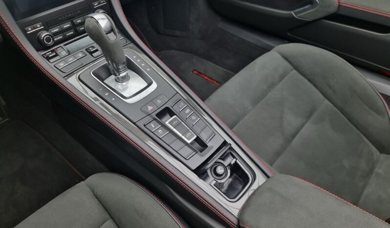 
								Porsche 718 GTS cheio									