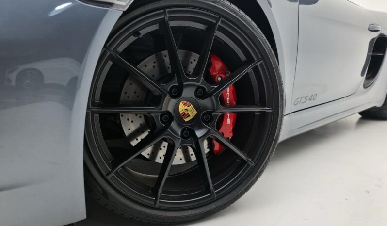 
								Porsche 718 GTS cheio									