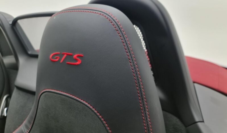 
								Porsche 718 GTS cheio									