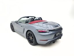 
										Porsche 718 GTS cheio									