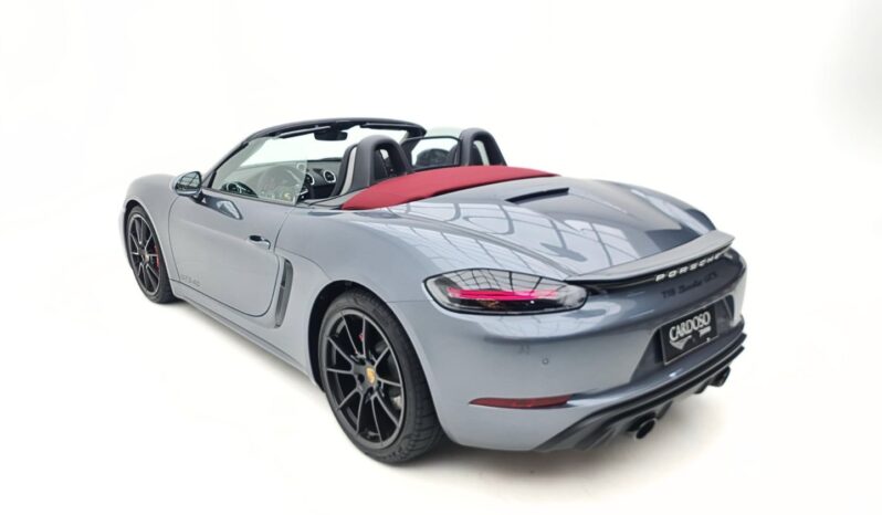 
								Porsche 718 GTS cheio									