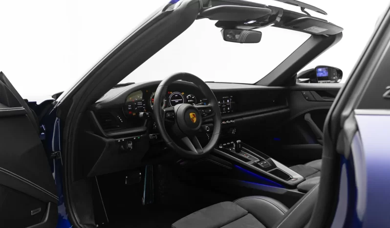 
								Porsche 911 Targa GTS cheio									