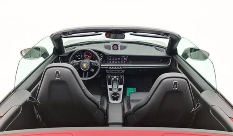 
								Porsche 911 Carrera Cabriolet cheio									