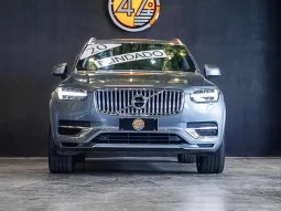 
										Volvo XC90 cheio									