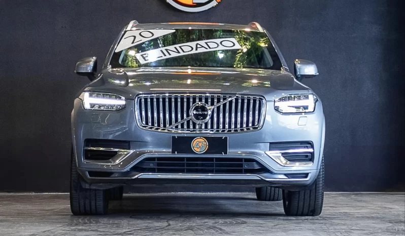 
								Volvo XC90 cheio									