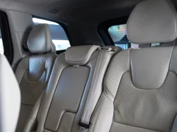 
										Volvo XC90 cheio									