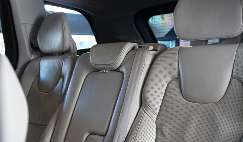 
								Volvo XC90 cheio									