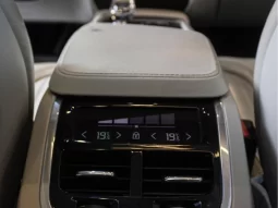 
										Volvo XC90 cheio									