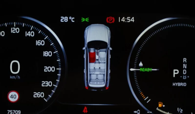 
								Volvo XC90 cheio									
