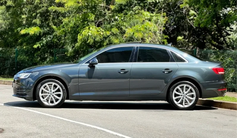 
								AUDI A4 cheio									