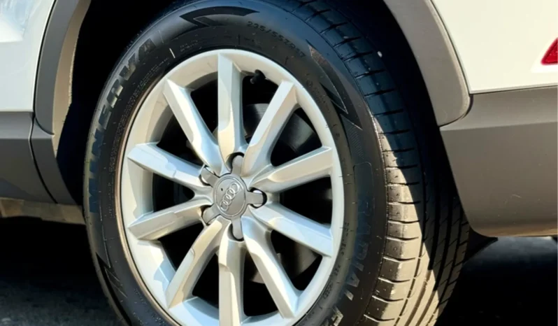 
								AUDI Q3 cheio									