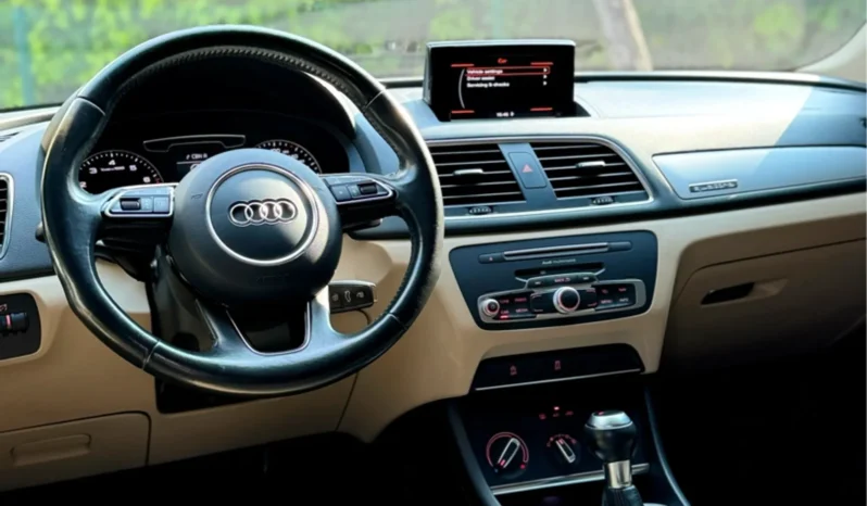 
								AUDI Q3 cheio									