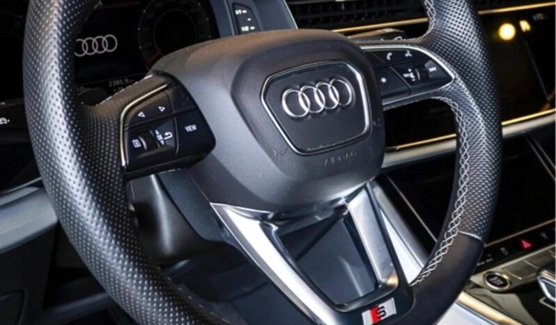 
								AUDI Q8 cheio									