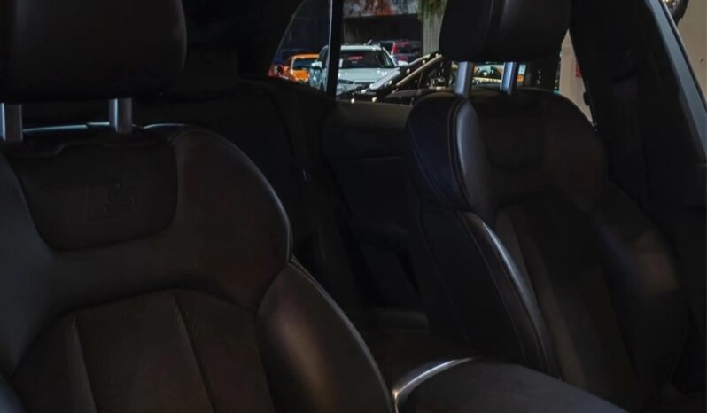 
								AUDI Q8 cheio									