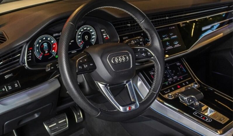 
								AUDI Q8 cheio									