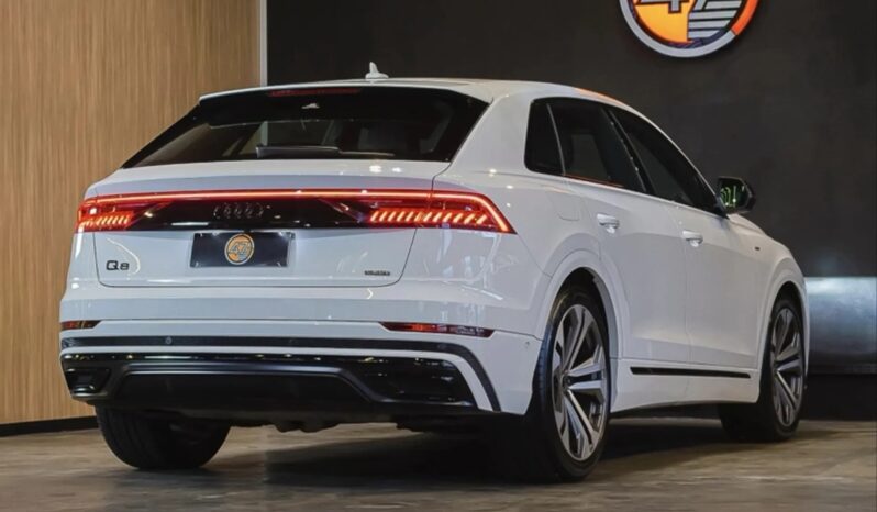 
								AUDI Q8 cheio									