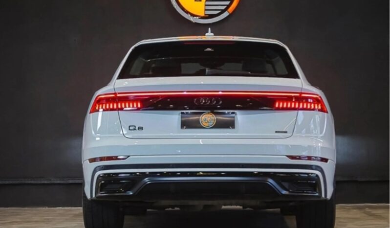 
								AUDI Q8 cheio									