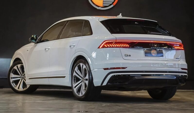 
								AUDI Q8 cheio									