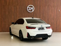 
										BMW 320i cheio									