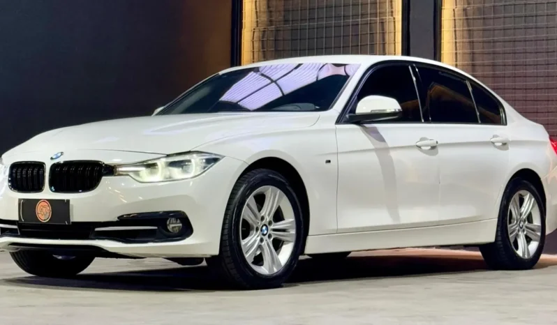 
								BMW 320i cheio									