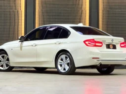 BMW 320i