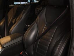
										BMW 330i cheio									