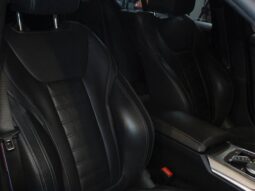 
										BMW 330i cheio									