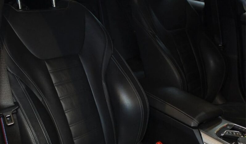 
								BMW 330i cheio									