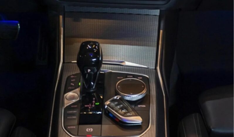 
								BMW 330i cheio									