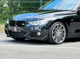
										BMW 335i cheio									