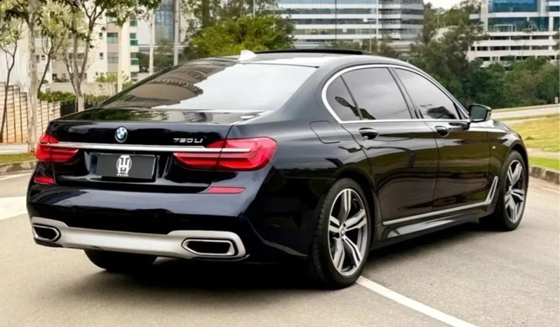 
								BMW 750Li cheio									