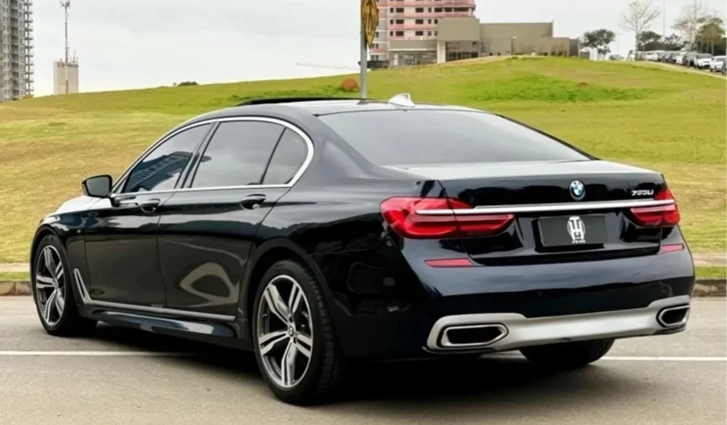 
								BMW 750Li cheio									