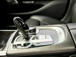 
										BMW 750Li cheio									