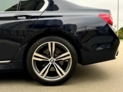 
										BMW 750Li cheio									