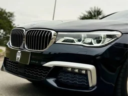 
										BMW 750Li cheio									