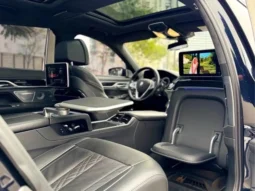 
										BMW 750Li cheio									